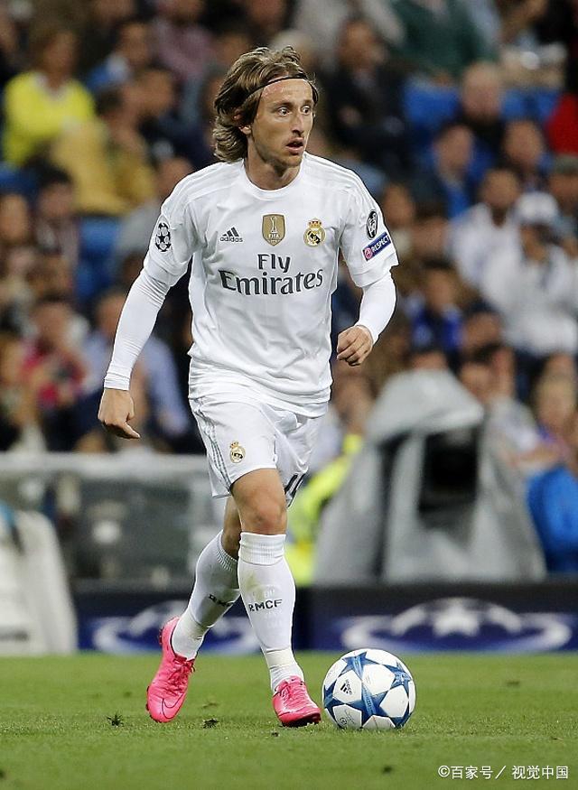 费兰-托雷斯帽子戏法领衔，巴尔吉首球惊艳：巴萨三将书写拉卡图哈尔之夜