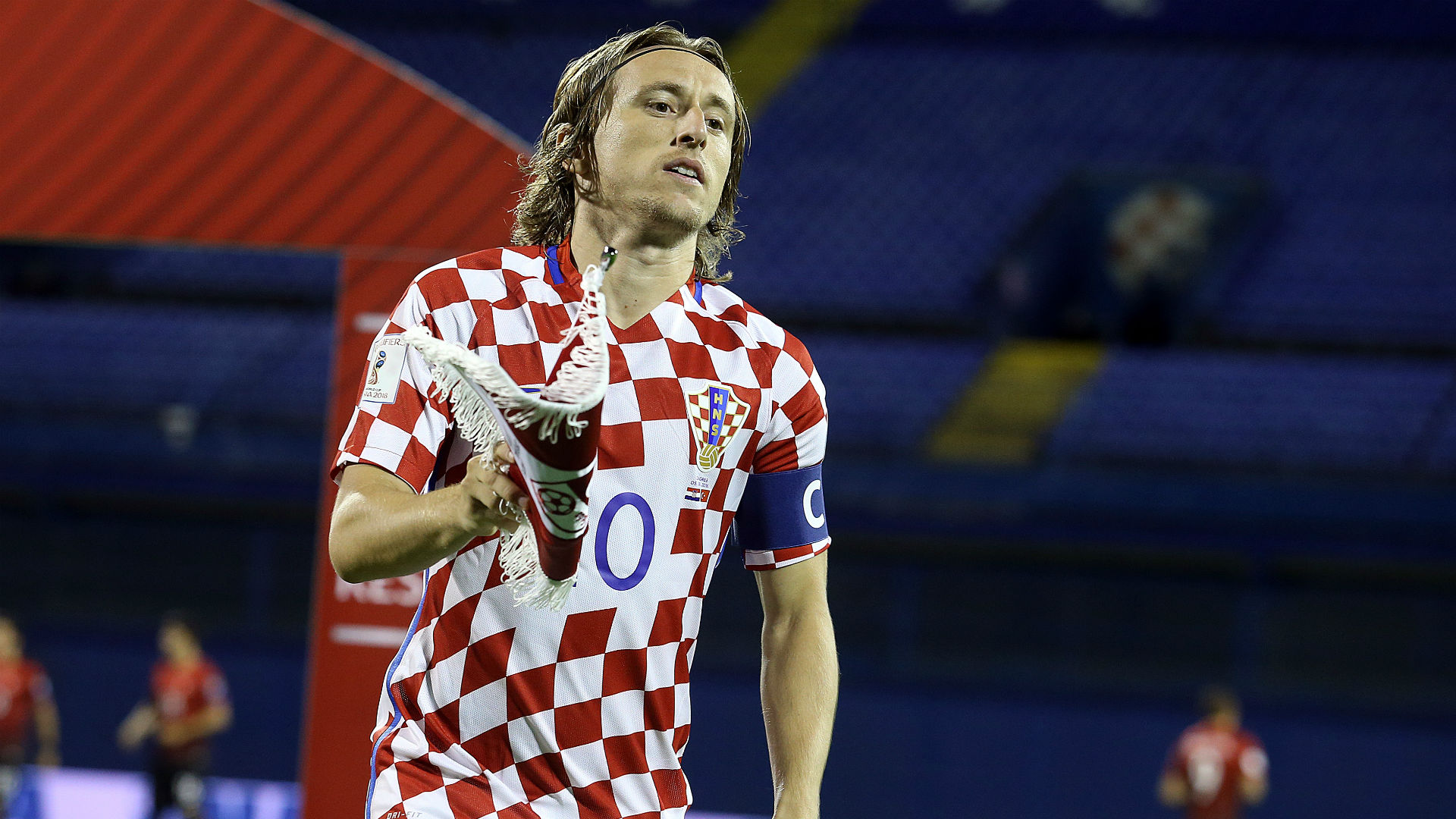 记者：由于格雷茨卡的未来不明朗，拜仁将巴莱巴加入引援清单